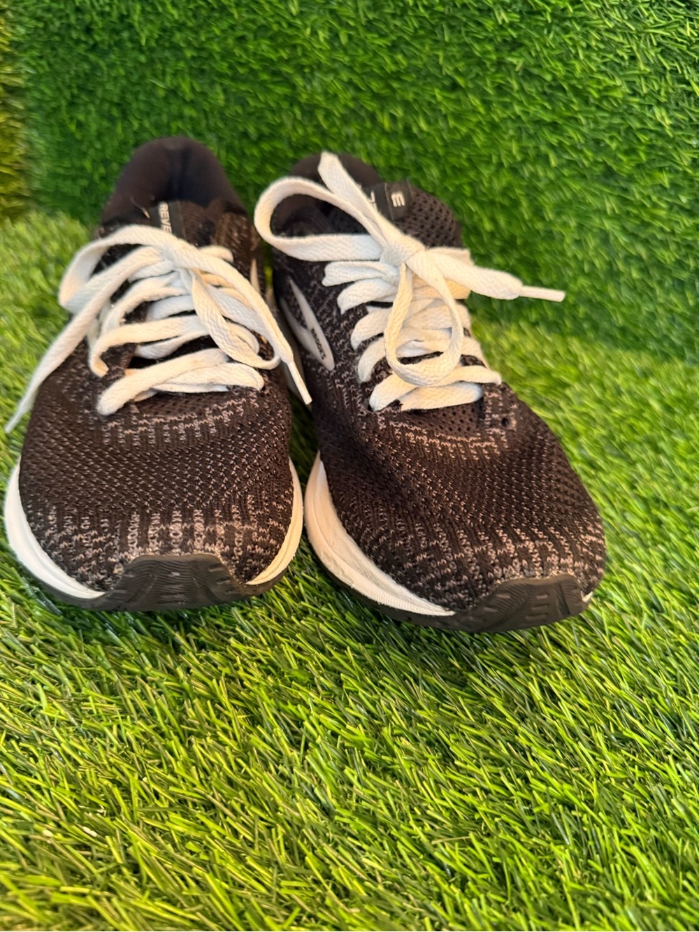Brooks women Revel 3 Black and Grey Athletic Sneakers  size 6.5